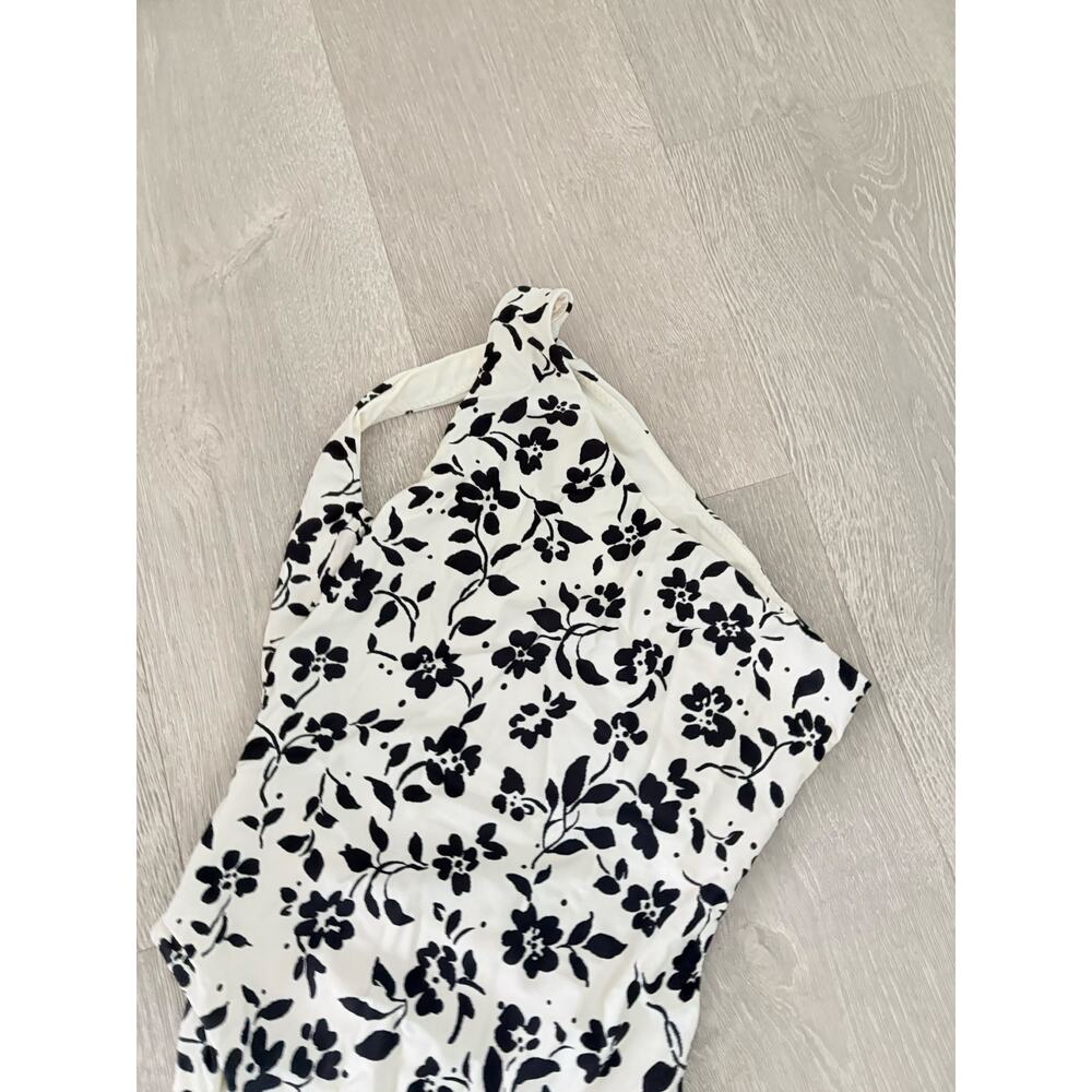Lovers + Friends Dori One Shoulder One Piece Swimsuit XS White Black Blooms - Picture 3 of 7